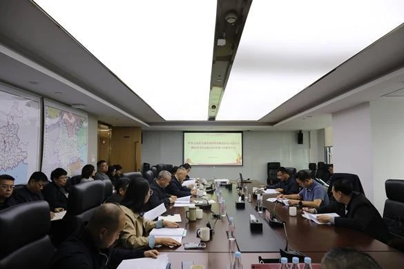 王炳杰列席旁聽指導(dǎo)省交發(fā)公司黨委理論學(xué)習(xí)中心組集中學(xué)習(xí)